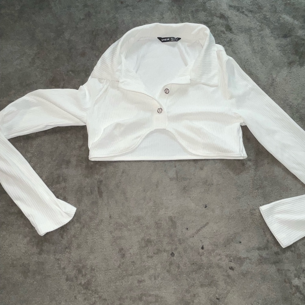 White long sleeve crop